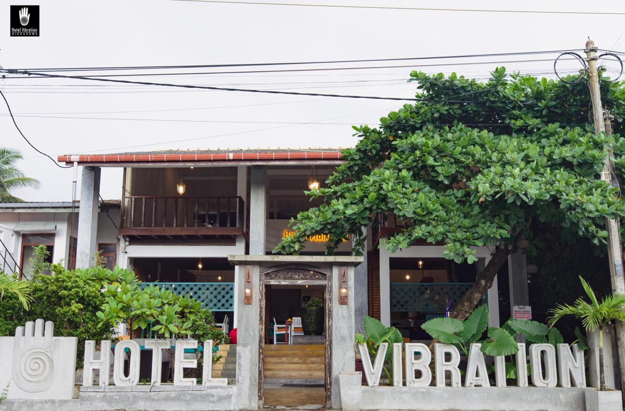 Hotel Vibration Hikkaduwa Esterno foto