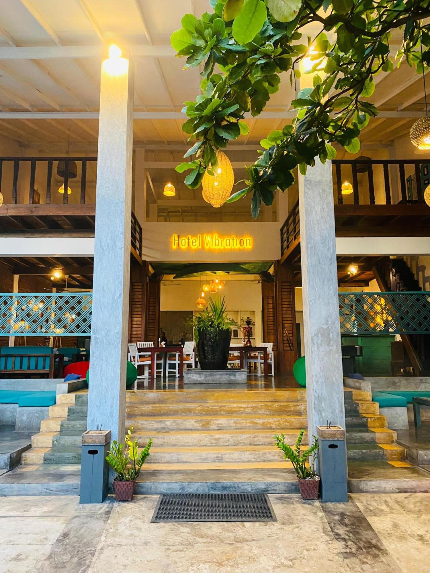 Hotel Vibration Hikkaduwa Esterno foto