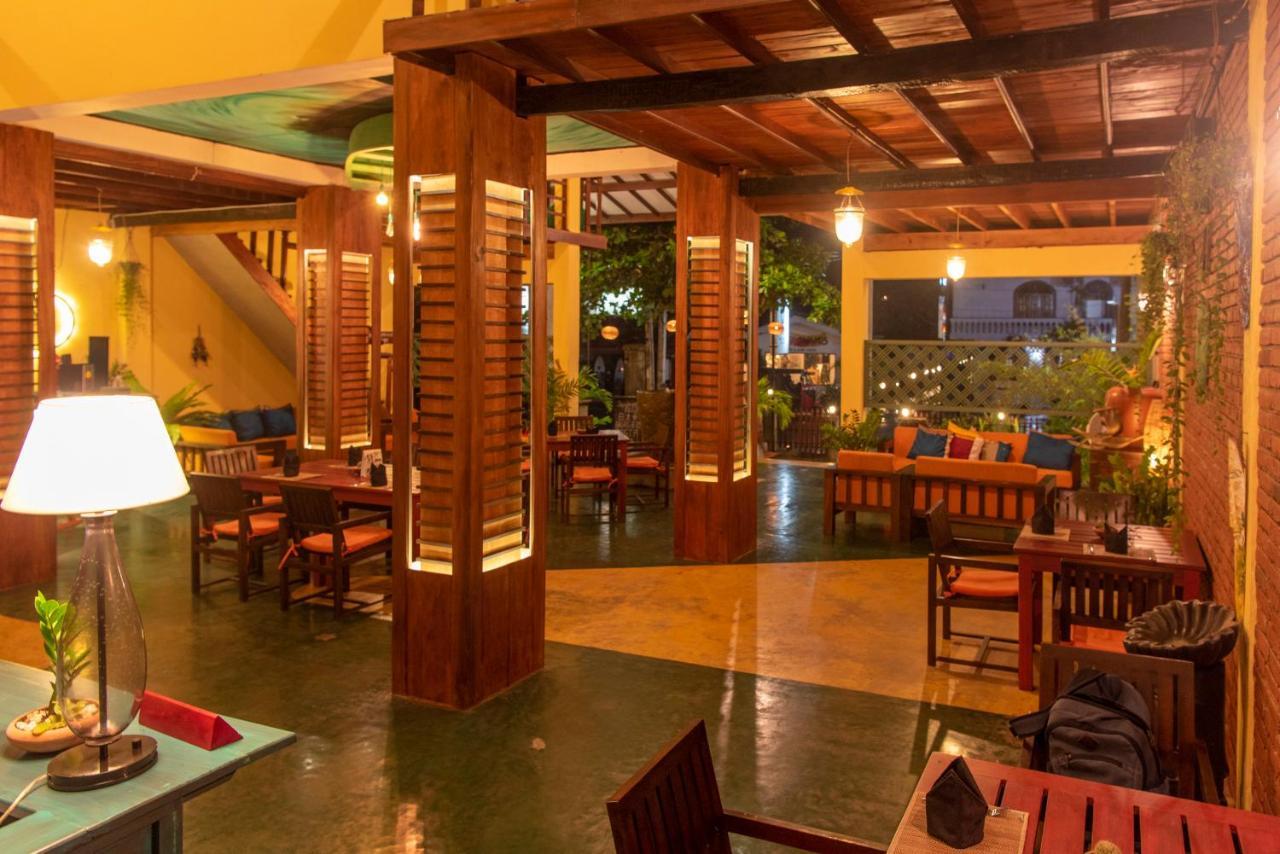 Hotel Vibration Hikkaduwa Esterno foto